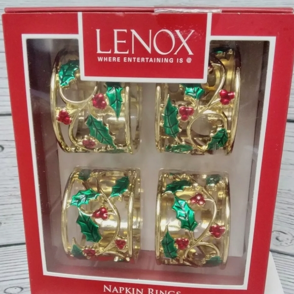 New Lenox Holiday Green Holly & Red Berries in Gold Napkin Rings Set of 4 - Picture 8 of 8